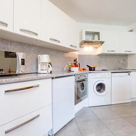 Lachenal 209a Lift 3-min Walk - Happy Appartamento *